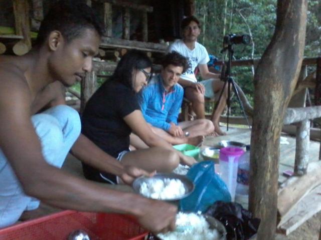 Orangutantreksumatra & Lovely Jungle Lodge Only Book If You Are Treking With Us Букіт-Лаванґ Номер фото