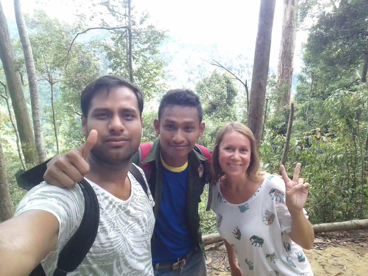 Orangutantreksumatra & Lovely Jungle Lodge Only Book If You Are Treking With Us Букіт-Лаванґ Номер фото