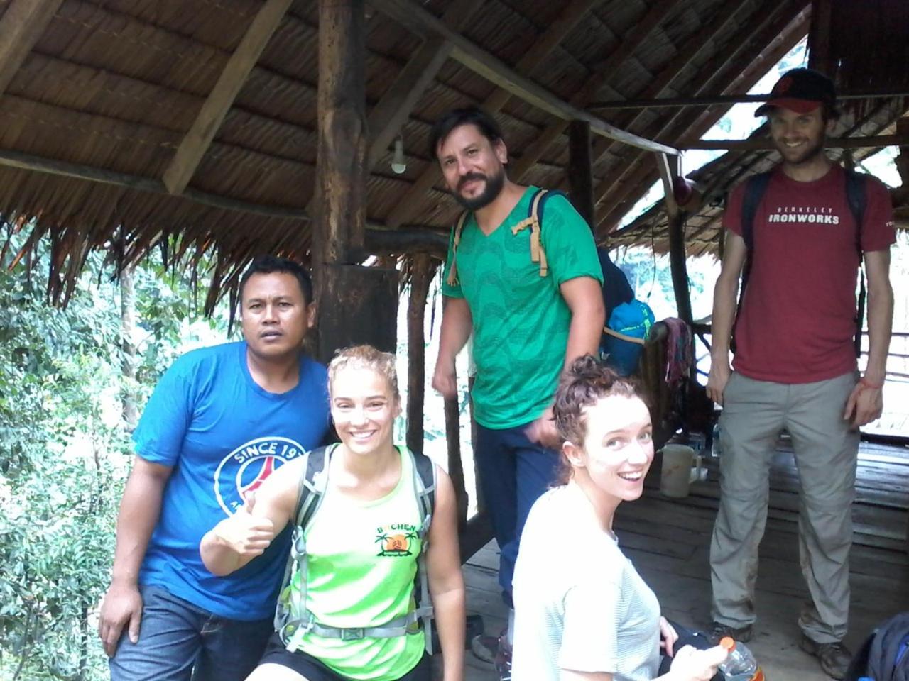 Orangutantreksumatra & Lovely Jungle Lodge Only Book If You Are Treking With Us Букіт-Лаванґ Номер фото