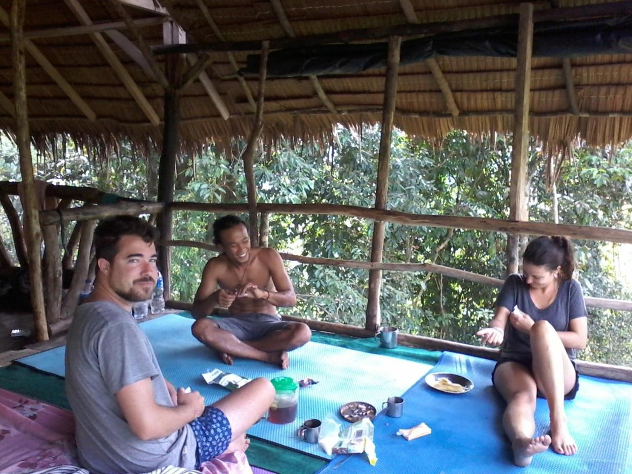 Orangutantreksumatra & Lovely Jungle Lodge Only Book If You Are Treking With Us Букіт-Лаванґ Номер фото
